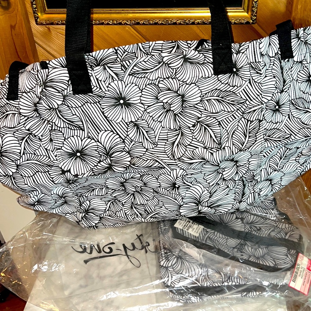 thirty-one New Horizen's Tote PLUS glamour case PLUS hanging travel case